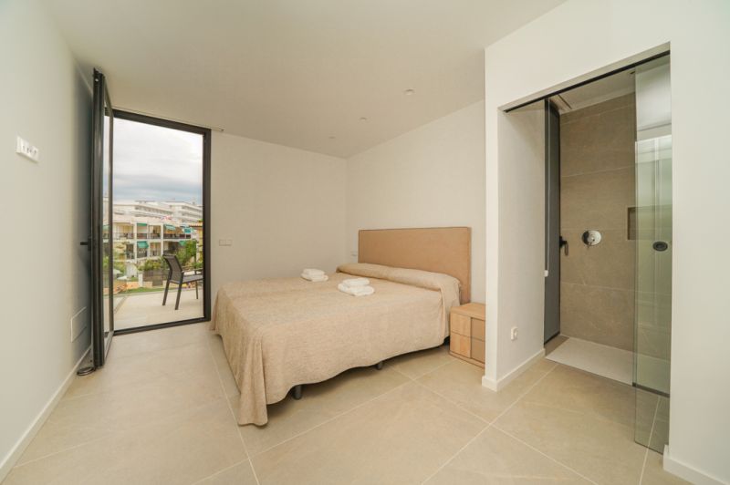 Moderne Doppelhaushälfte in zweiter Linie Puerto Alcudia