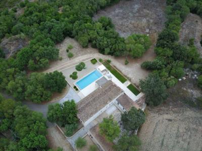 Modern single-level forest finca near Manacor - Separate room for yoga, office? Pool with whirl function from 1 June.
