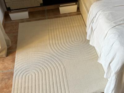 Moderner Teppich in Creme –unbenutzt