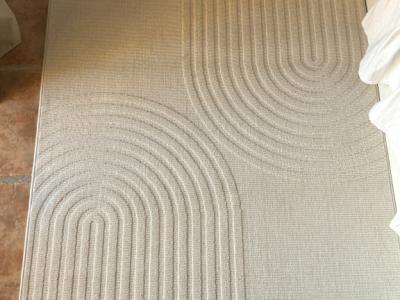 Modern Rug in Cream – unused