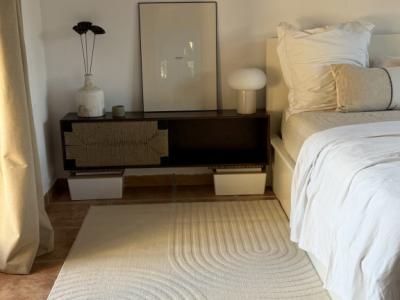 Modern Rug in Cream – unused