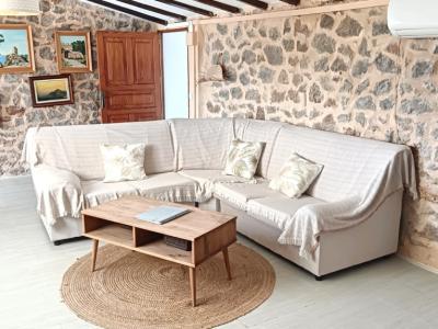 Modernes Apartment mit Pool und NK inklusive bei Arta --- AP 248