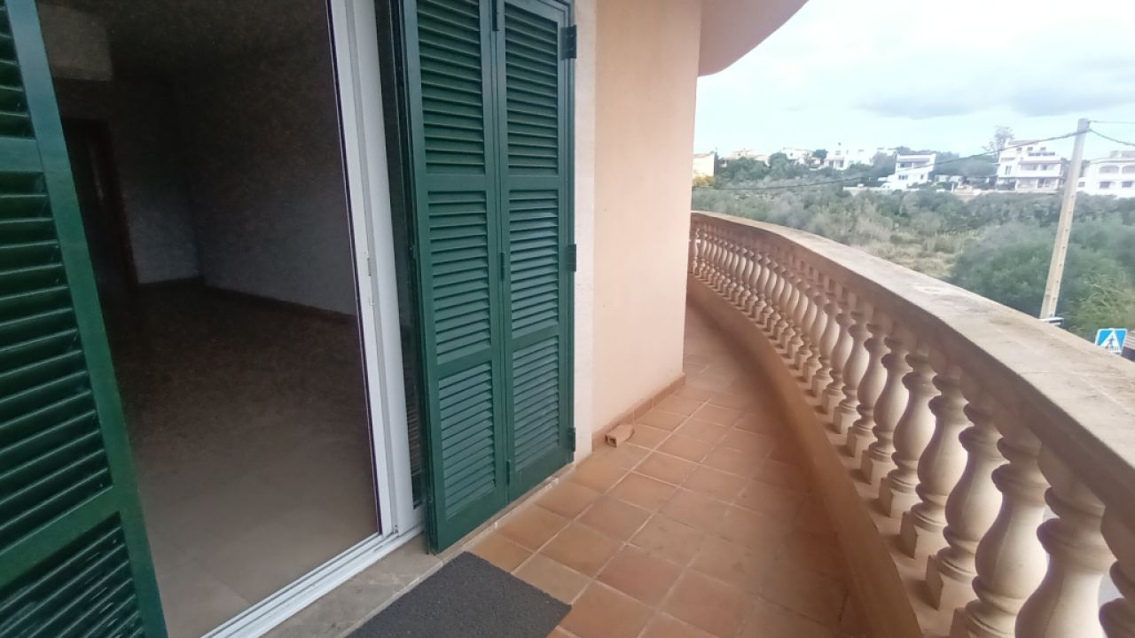 Modernes und unmöbliertes Apartment mit Teilmeerblick in Porto Petro -- AP 222