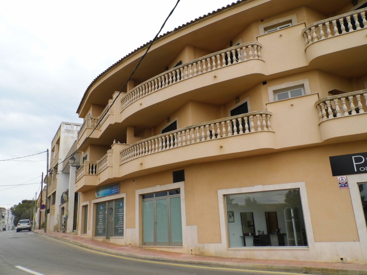 Modernes und unmöbliertes Apartment mit Teilmeerblick in Porto Petro -- AP 222