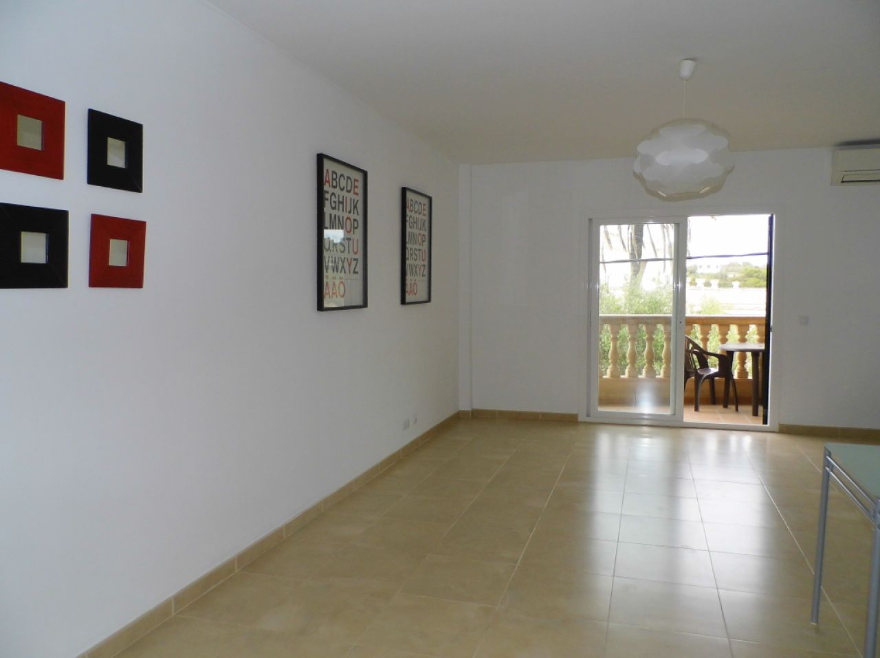 Modernes und unmöbliertes Apartment mit Teilmeerblick in Porto Petro -- AP 222