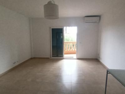 Modernes und unmöbliertes Apartment mit Teilmeerblick in Porto Petro -- AP 222