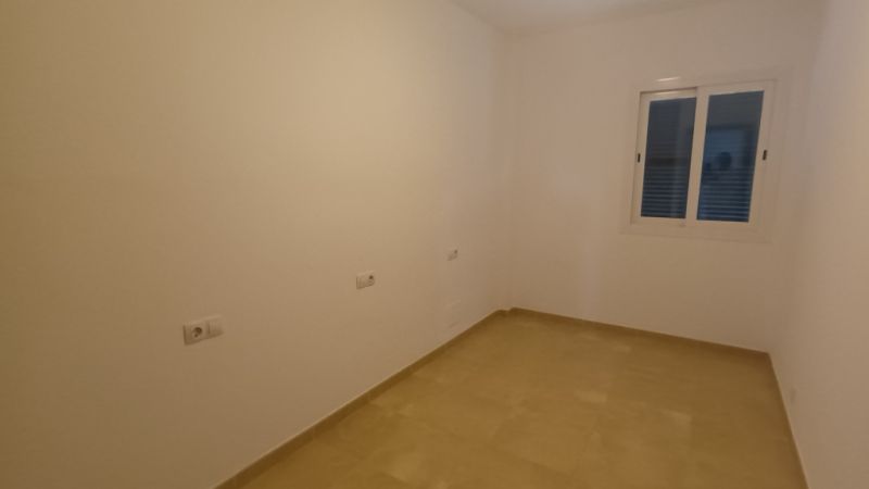 Modernes und unmöbliertes Apartment mit Teilmeerblick in Porto Petro -- AP 222