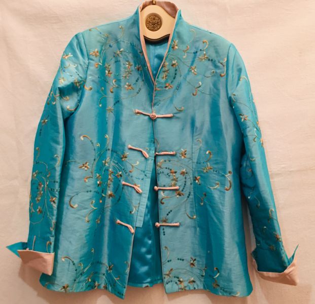 Modisches Kleiderpack ca. 150 Teile, Groesse M/L/XL/XXL, witziger Modeschmuck, Schuhe, Taschen,