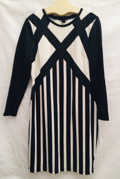 Modisches Kleiderpack ca. 150 Teile, Groesse M/L/XL/XXL, witziger Modeschmuck, Schuhe, Taschen,