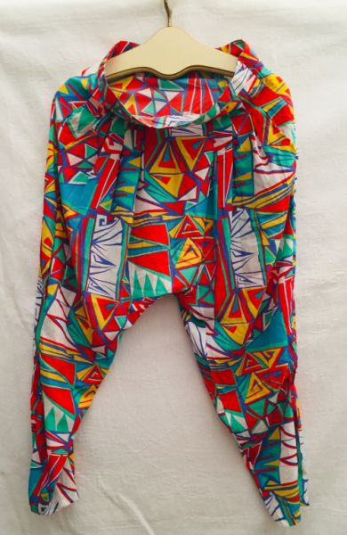 Modisches Kleiderpack ca. 150 Teile, Groesse M/L/XL/XXL, witziger Modeschmuck, Schuhe, Taschen,