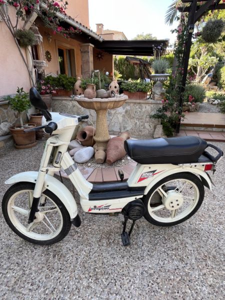 Moto Vespa, SA