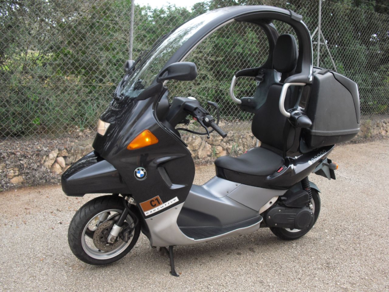 Motorradfahren ohne Helm BMW C1