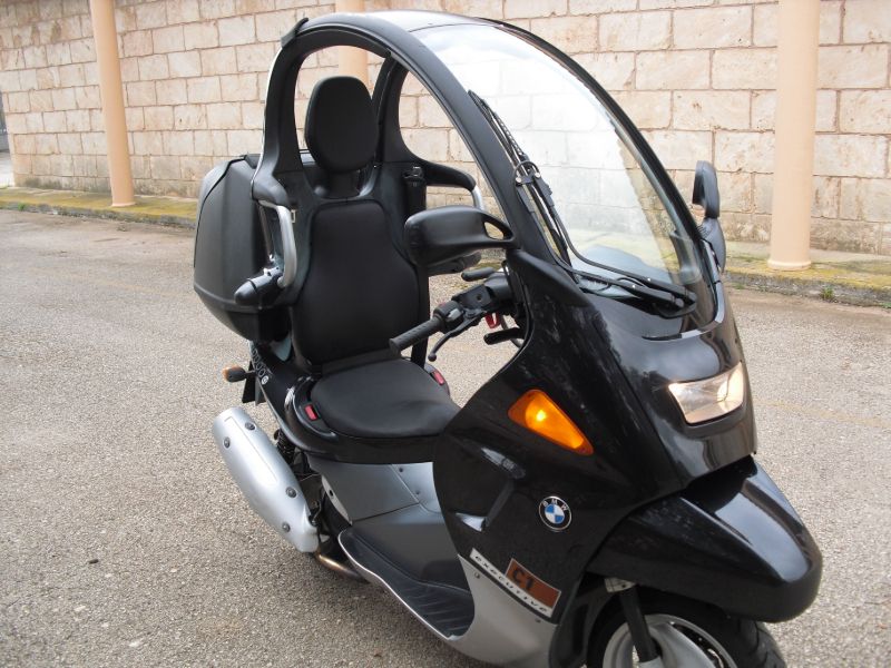 Motorradfahren ohne Helm BMW C1