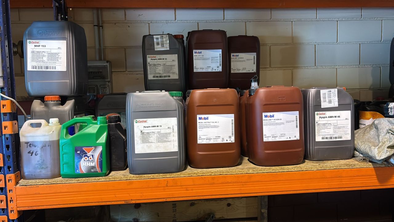 Engine stand (SEALY) & other items