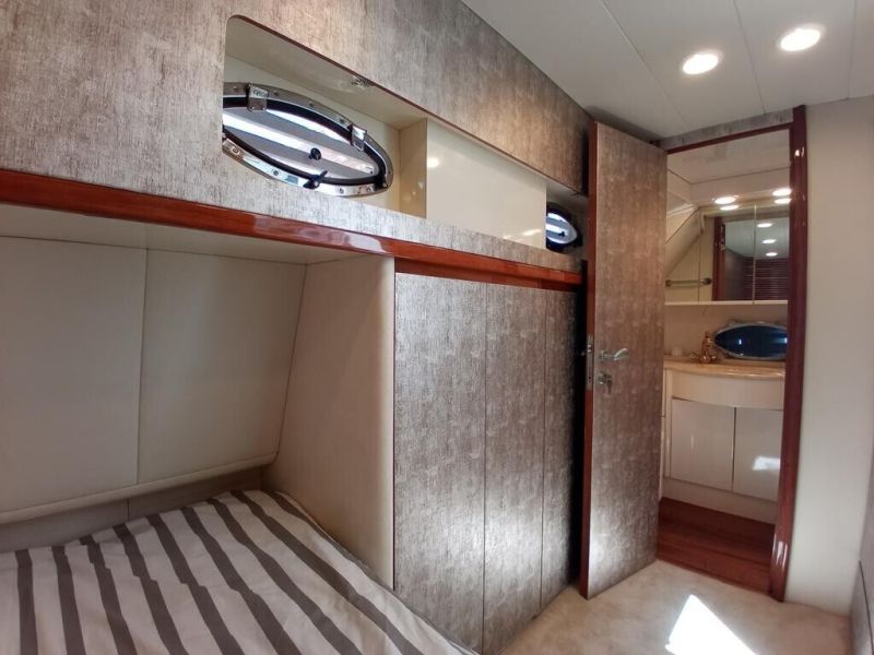 Yate a motor Lancha a motor Lancha a motor Pershing 54 Intercambio con el barco inmobiliario yate co