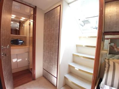 Yate a motor Lancha a motor Lancha a motor Pershing 54 Intercambio con el barco inmobiliario yate co