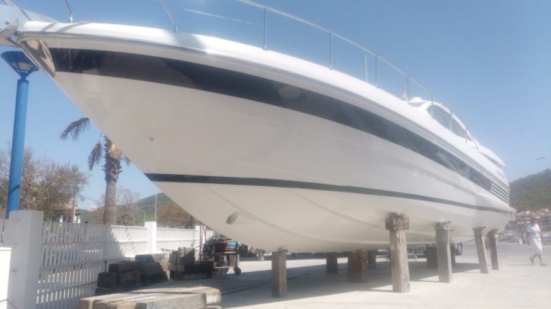 Yate a motor Lancha a motor Lancha a motor Pershing 54 Intercambio con el barco inmobiliario yate co