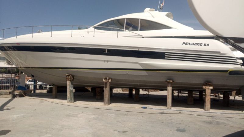 Yate a motor Lancha a motor Lancha a motor Pershing 54 Intercambio con el barco inmobiliario yate co
