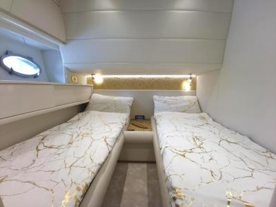 Yate a motor Lancha a motor Lancha a motor Pershing 54 Intercambio con el barco inmobiliario yate co