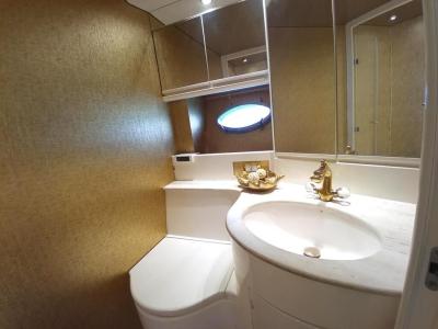 Yate a motor Lancha a motor Lancha a motor Pershing 54 Intercambio con el barco inmobiliario yate co