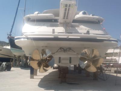 Yate a motor Lancha a motor Lancha a motor Pershing 54 Intercambio con el barco inmobiliario yate co