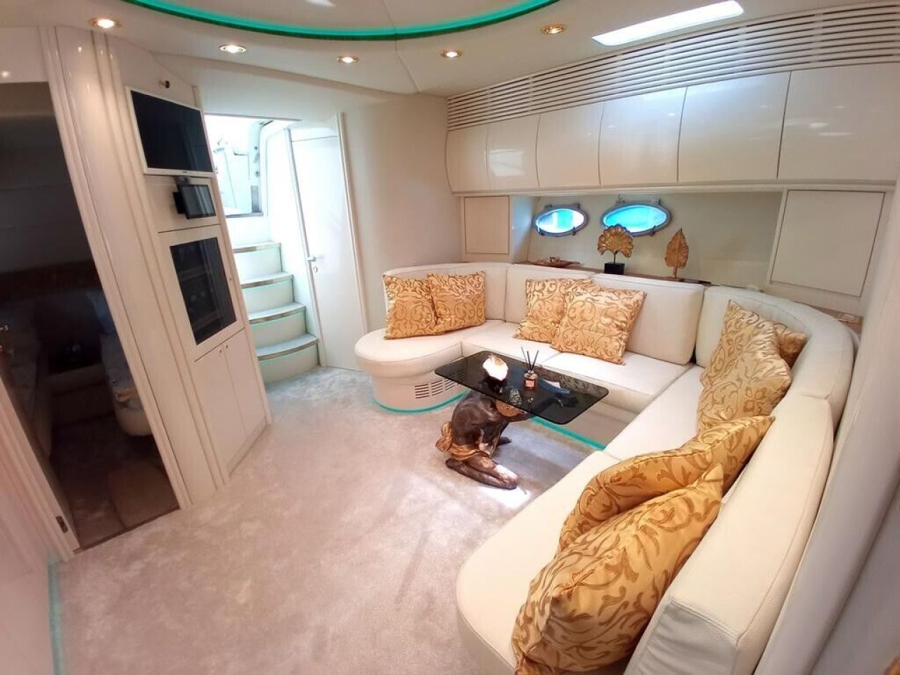 Yate a motor Lancha a motor Lancha a motor Pershing 54 Intercambio con el barco inmobiliario yate co