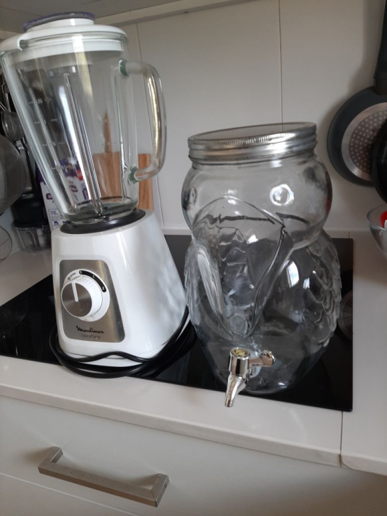 Moulinex countertop blender LM4351 Blendforce plus free beverage dispenser included