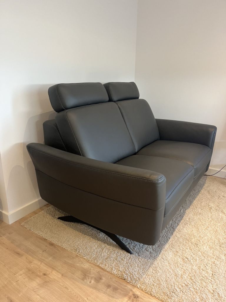 Musterring leather sofa