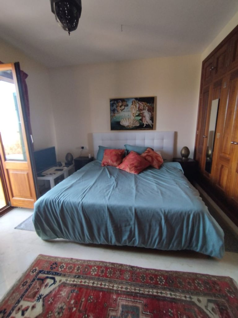 Nachmieter gesucht für ruhiges Haus mit Pool , möbliert, Nähe Palma,  4 SZ, ab Oktober 25, € 2.200