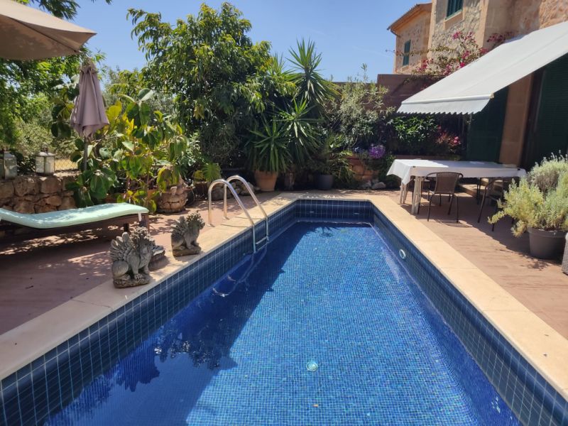 Nachmieter gesucht für ruhiges Haus mit Pool , möbliert, Nähe Palma,  4 SZ, ab Oktober 25, € 2.200