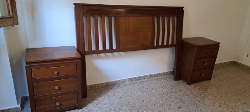 Nachttische und Kopfteil für 150-cm-Bett