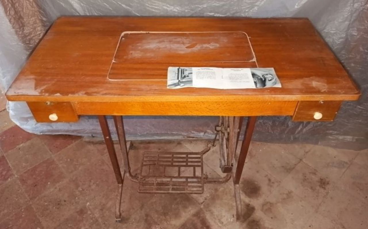 SEWING MACHINE FROM 1970 SIGMA Model 101