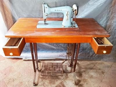 SEWING MACHINE FROM 1970 SIGMA Model 101