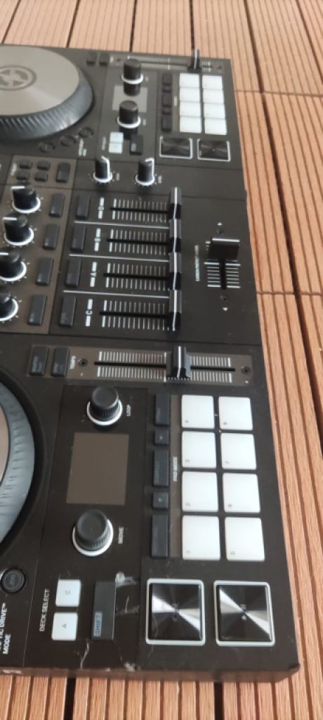  Native Instruments Traktor Kontrol S4