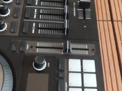  Native Instruments Traktor Kontrol S4