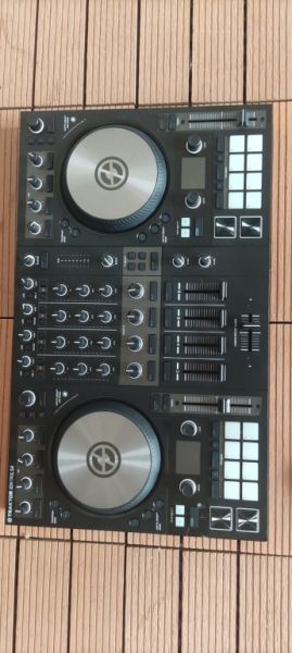 Native Instruments Traktor Kontrol S4