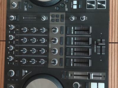  Native Instruments Traktor Kontrol S4