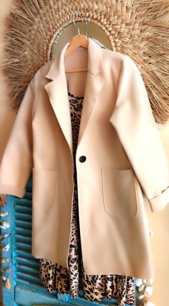 NEU Creme farbiger Blazer M
