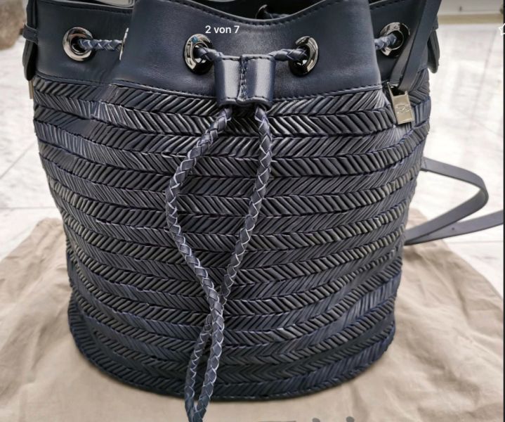 NEU! Edle Lederhandtasche von UTERQÜE, Dunkelblau NEU!