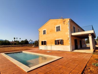 Neu gebaute rustikale Finca mit Blick auf die Serra de Tramuntana – Inca