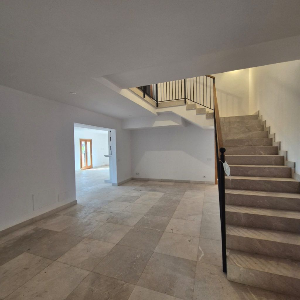 Neu gebaute rustikale Finca mit Blick auf die Serra de Tramuntana – Inca
