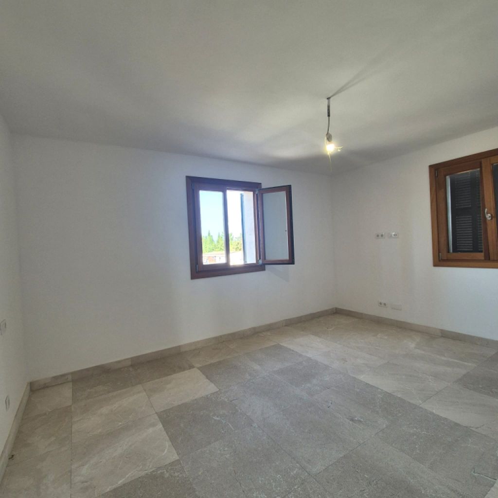 Neu gebaute rustikale Finca mit Blick auf die Serra de Tramuntana – Inca