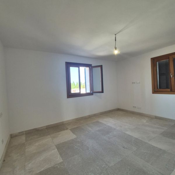 Neu gebaute rustikale Finca mit Blick auf die Serra de Tramuntana – Inca