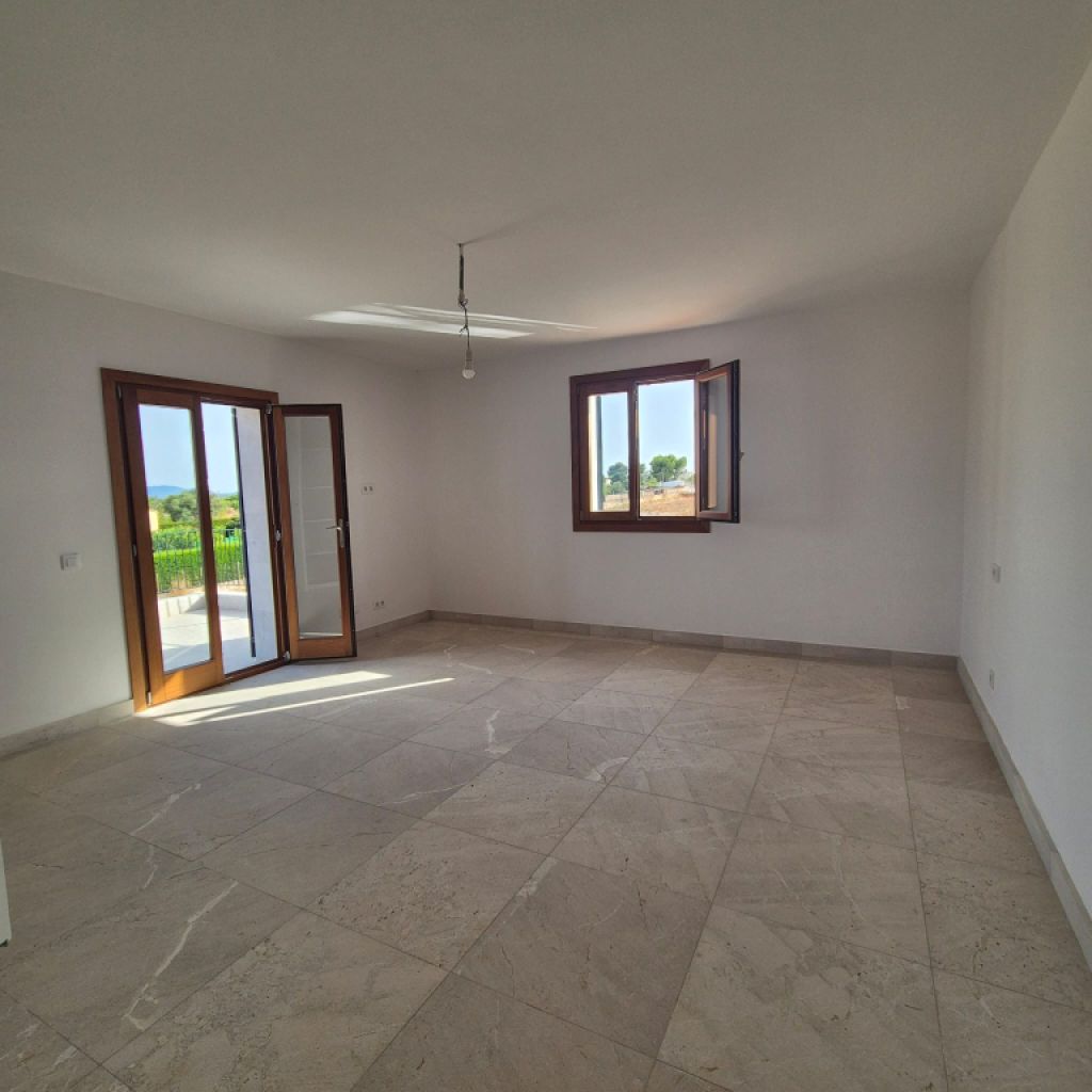 Neu gebaute rustikale Finca mit Blick auf die Serra de Tramuntana – Inca