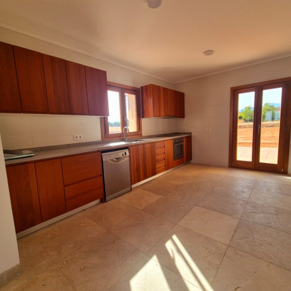 Neu gebaute rustikale Finca mit Blick auf die Serra de Tramuntana – Inca