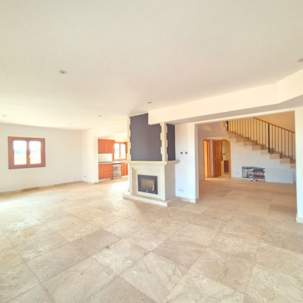 Neu gebaute rustikale Finca mit Blick auf die Serra de Tramuntana – Inca