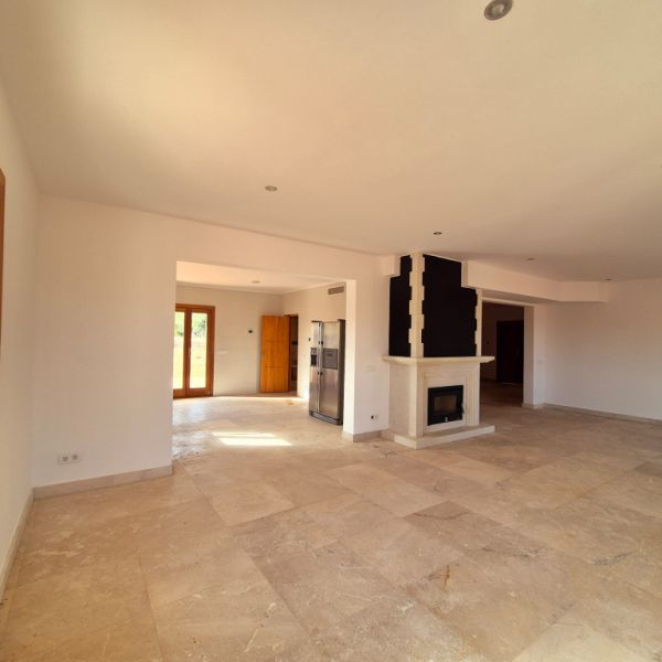 Neu gebaute rustikale Finca mit Blick auf die Serra de Tramuntana – Inca