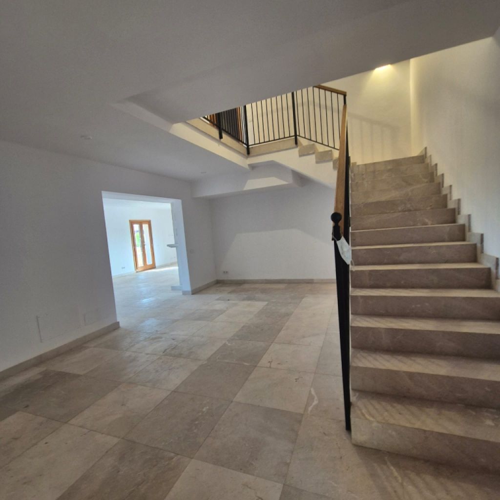 Neu gebaute rustikale Finca mit Blick auf die Serra de Tramuntana – Inca