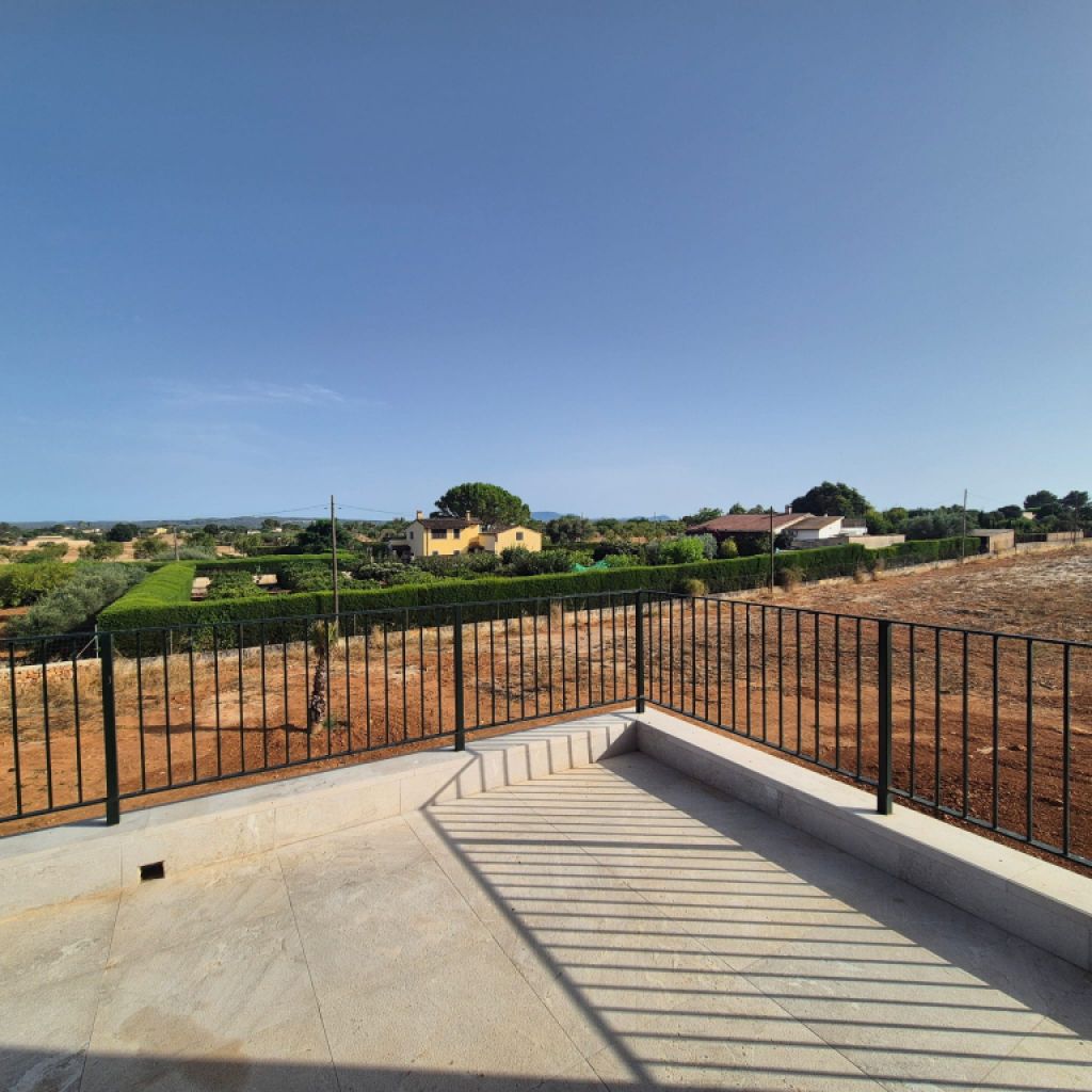 Neu gebaute rustikale Finca mit Blick auf die Serra de Tramuntana – Inca