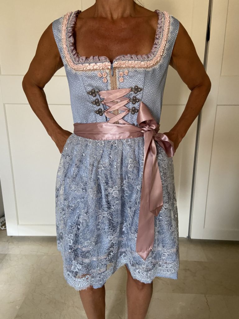 Neu KRÜGER Dirndl Größe 42 Tracht Stickerei